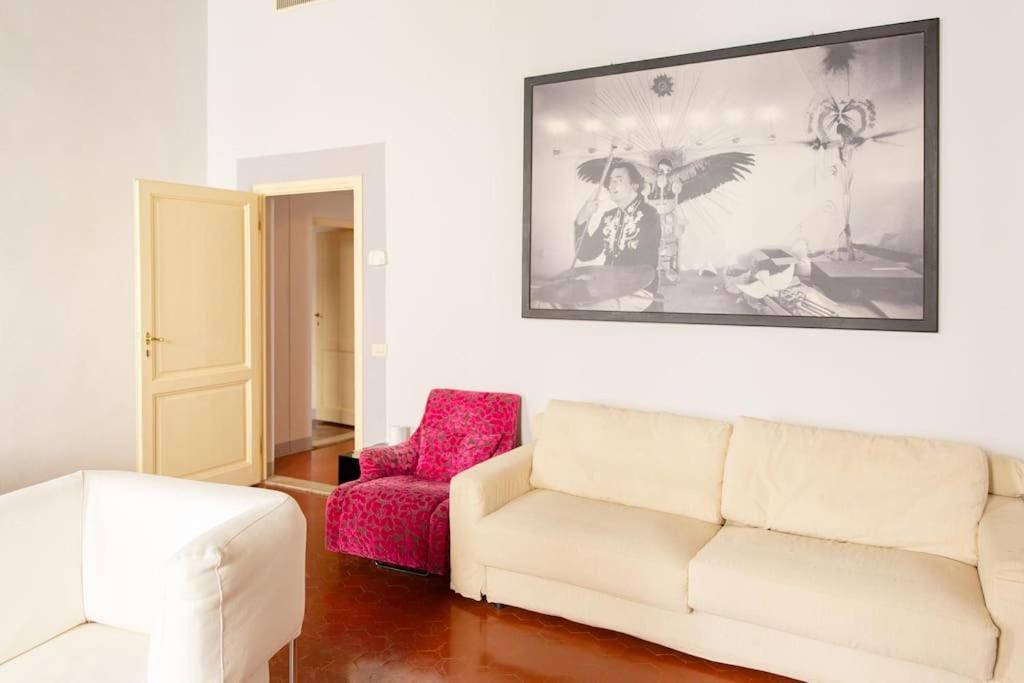Elegant Apartment Near Piazza Della Signoria Firenze Bagian luar foto