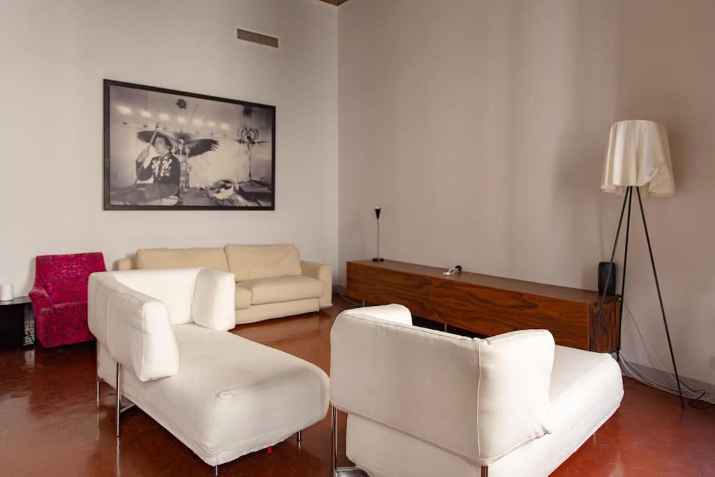 Elegant Apartment Near Piazza Della Signoria Firenze Bagian luar foto