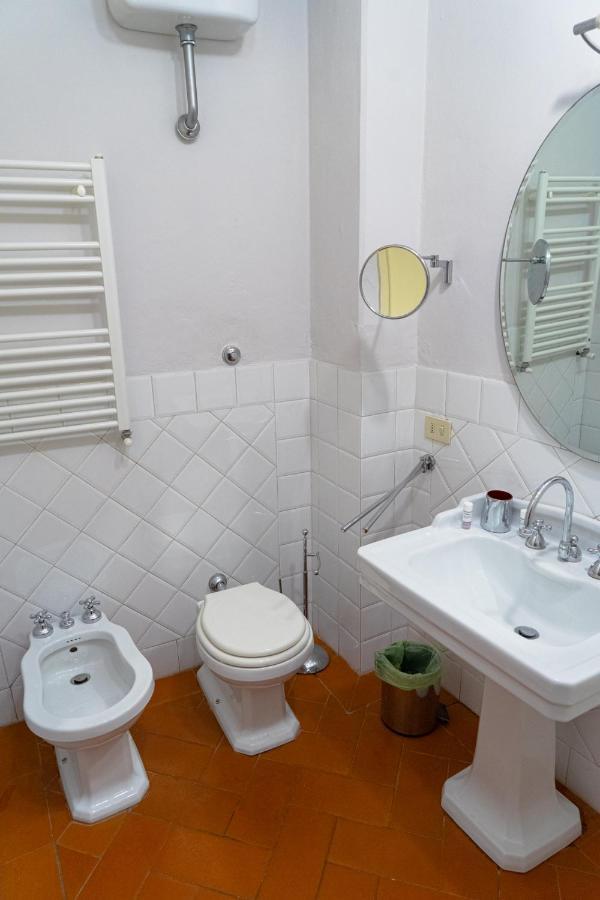 Elegant Apartment Near Piazza Della Signoria Firenze Bagian luar foto